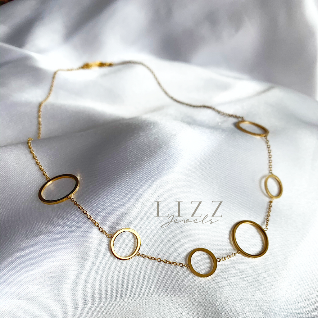 Roos Circle Gold Necklace