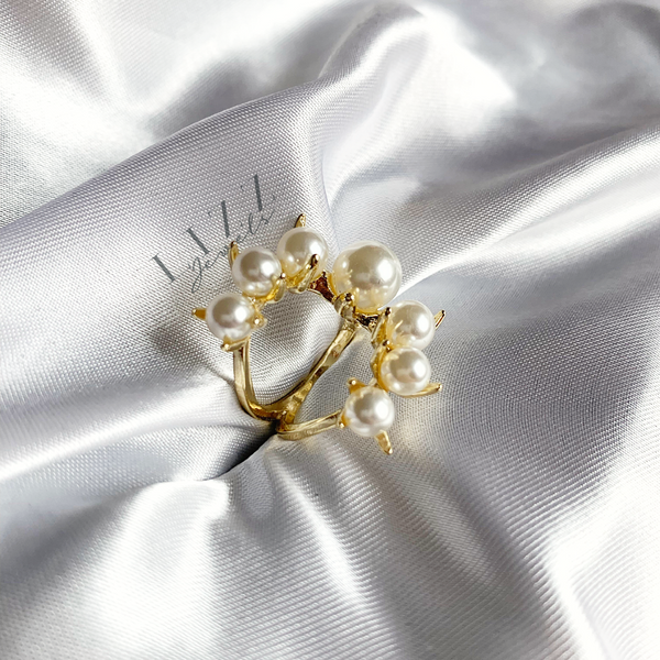 Flore Pear Ring